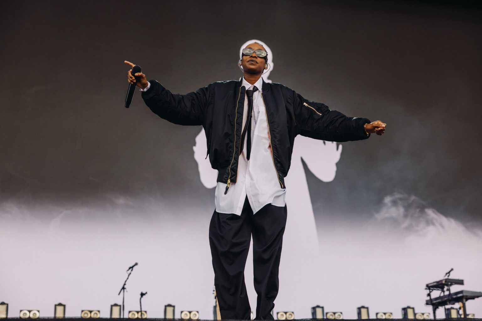 DannyNorth_Saturday_LittleSims-9817-2399x1600